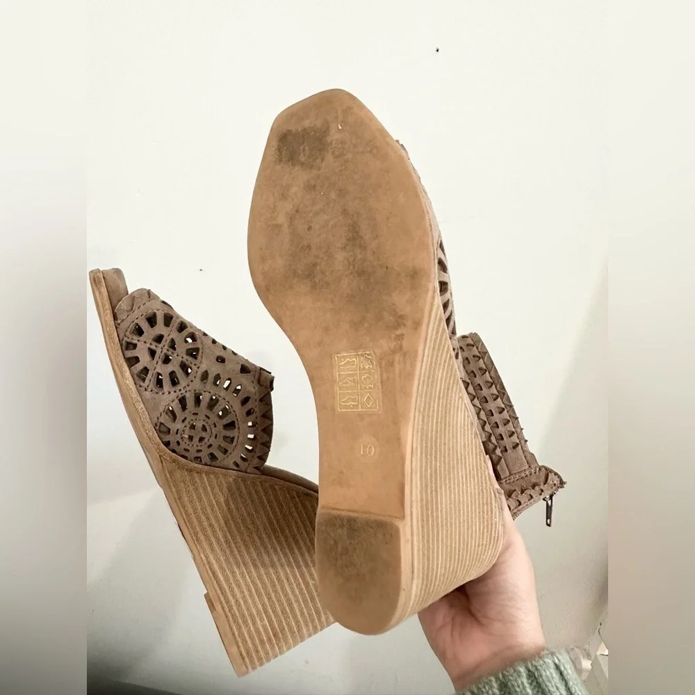 Jeffrey Campbell Del Sol Sandals Women's 10 Brown Tan Suede Wedge Ankle Strap